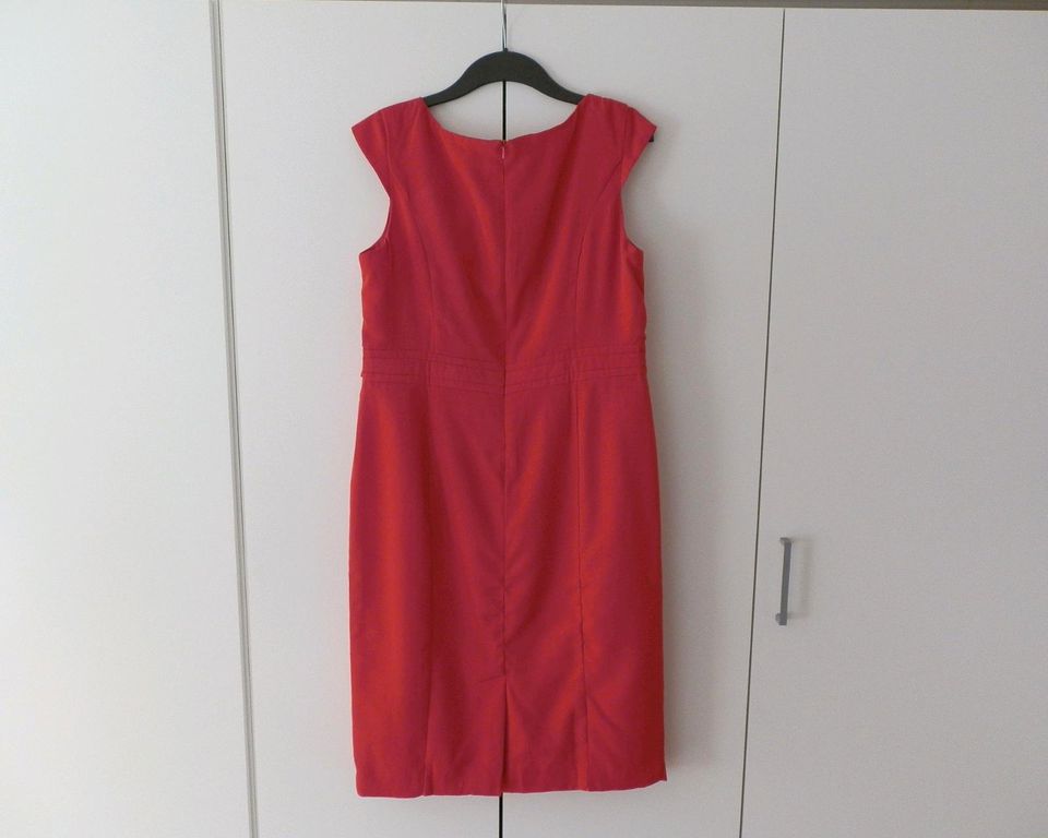 Etuikleid Gr. 44 Cocktailkleid Damenkleid  mit Jäckchen in Lunzenau