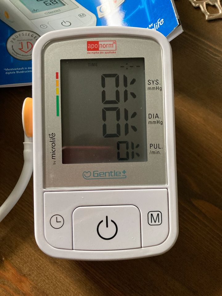 Oberarm-Blutdruckmessgerät von Microlife in Bornheim
