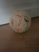 Autogramm Ball mit original Unterschriften von Hannover 96 Hannover - Herrenhausen-Stöcken Vorschau