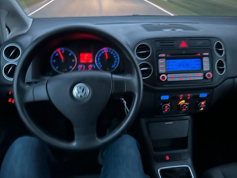 VW Golf Plus 1.9 TDI Klimaautomatik TÜV-neu ZV+Funk el.FH in Ziesendorf