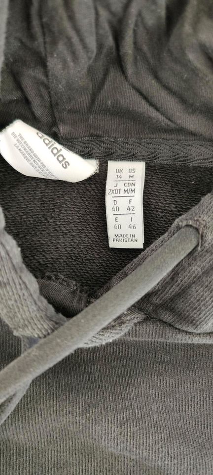 adidas Kapuzenpulli kürzere Form Gr. 40 in Unterdietfurt