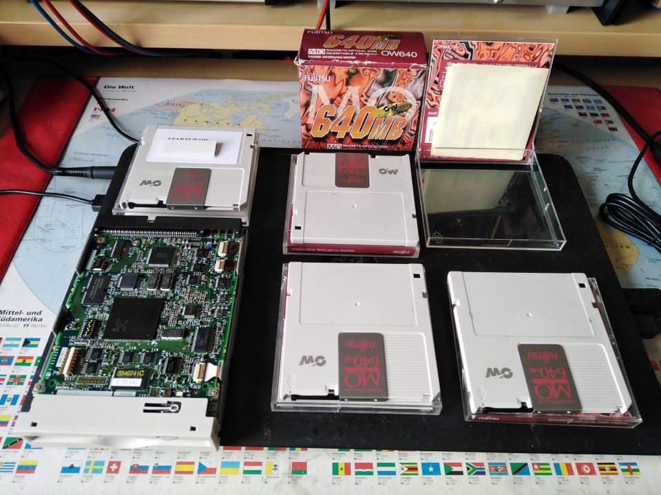 Fujitsu MCD3130SS DynaMO internes MO-Laufwerk GIGAMO Rechner in Güsten