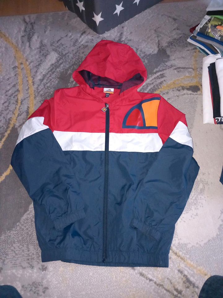 Windjacke von Ellesse in Frankenthal (Pfalz)