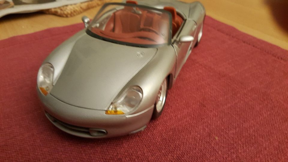 Porsche Boxster Cabrio Modell silber 1:18 in Nürnberg (Mittelfr)