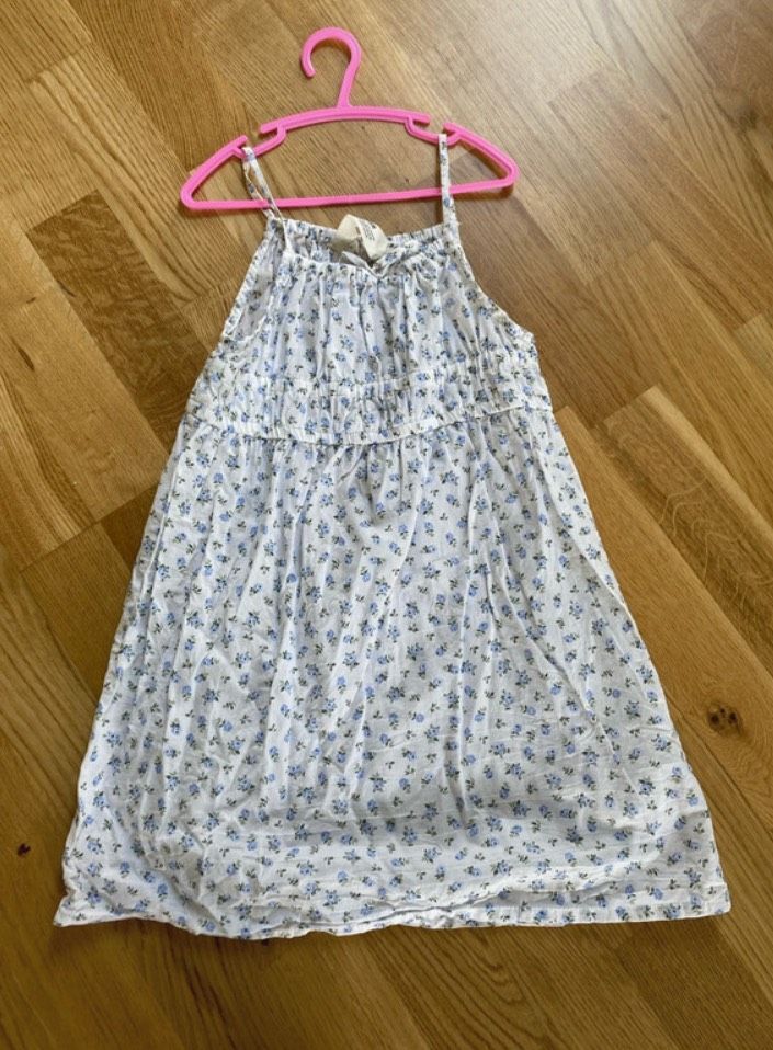 Neu Kleid Gr. 128/134 H&M in Troisdorf