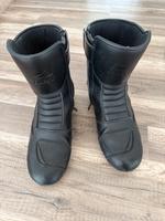 Motorrad Stiefel Schuhe Gr. 43 neuwertig Hessen - Linden Vorschau