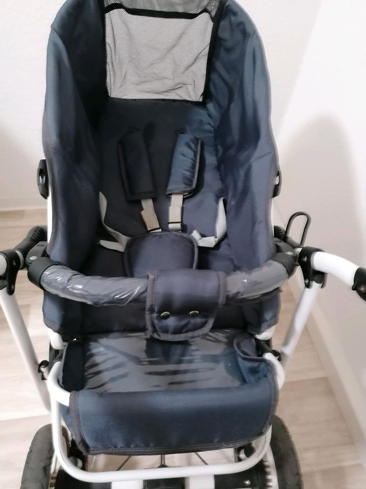 Kinderwagen 3 in 1, gebraucht in Riesa