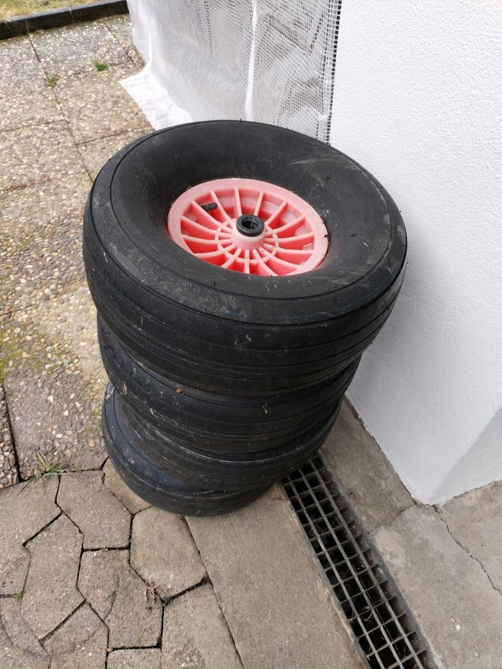 Reifen für trailer in Allensbach