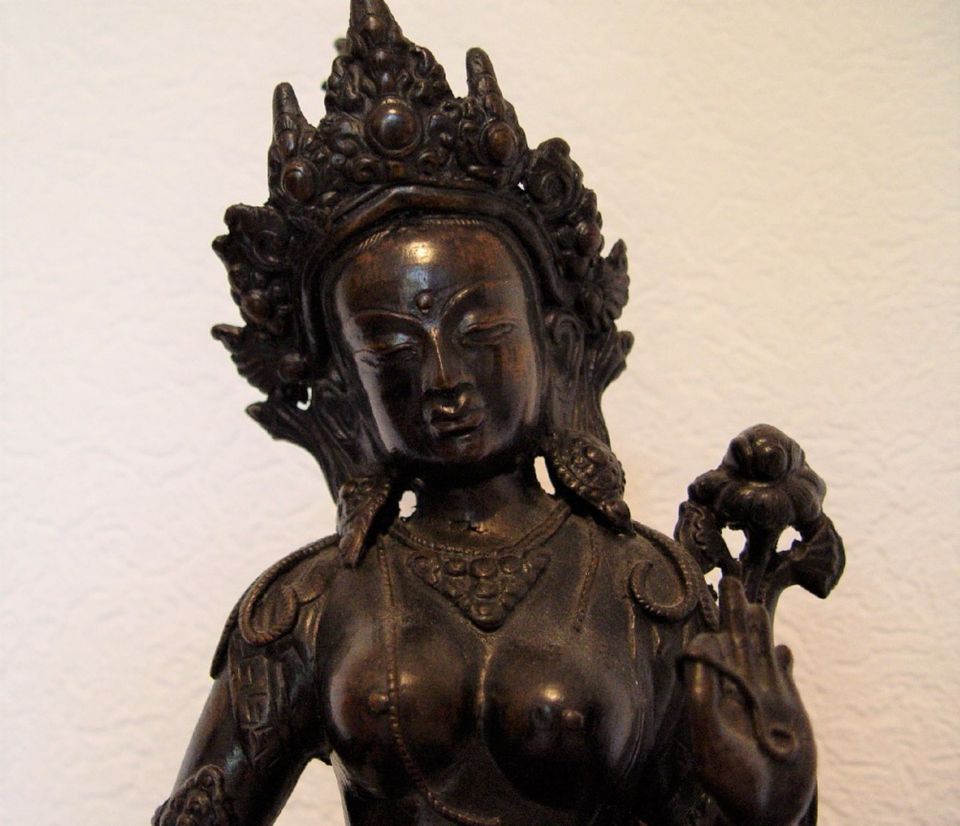 Tibet Tara Bronze schwarz Bodhisattva Buddha Meditation Lotus in Leer (Ostfriesland)