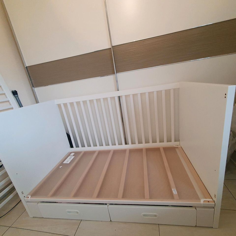 Kinderbettchen / Babybett Stuva Ikea inkl.Nestchen und Matratze in Hallbergmoos