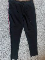 Jogging pants only Grösse M, blau mit rot/weiß zierstreifen Nordrhein-Westfalen - Uedem Vorschau