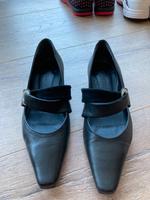 Schwarze Lederschuhe wie neu mit kleinem Absatz Nordrhein-Westfalen - Bergheim Vorschau