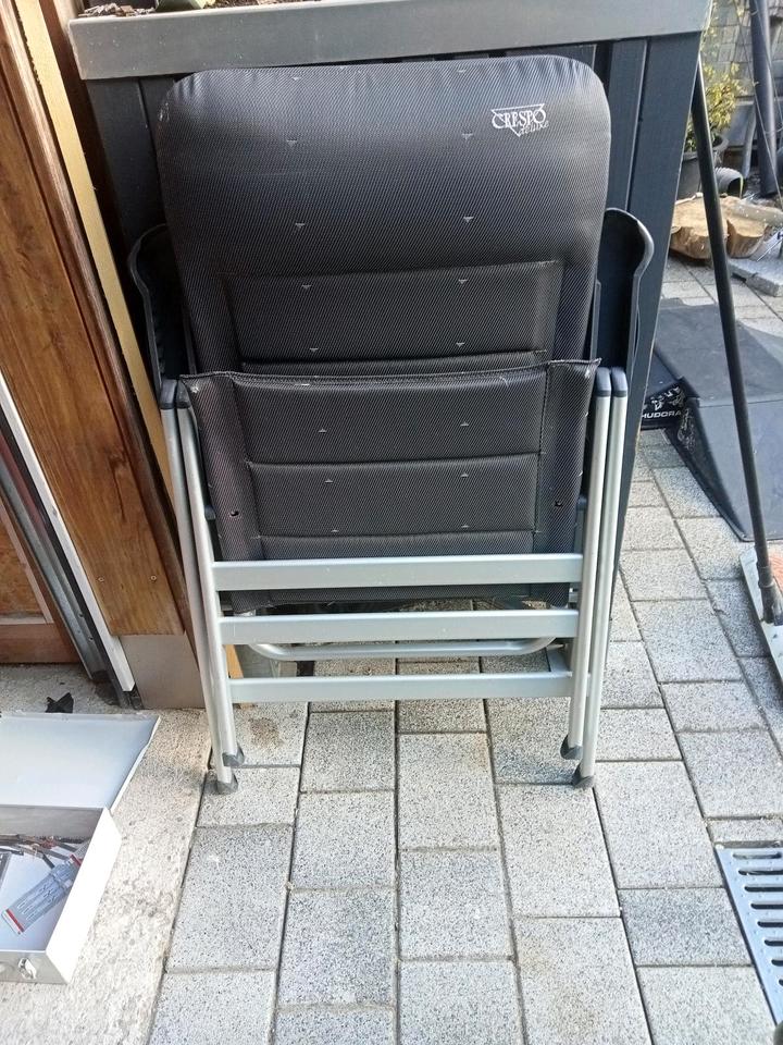 1x Crespo Camping Deluxe XL Stühle,Brunner Titanium Next 4 Tisch in Weihenzell