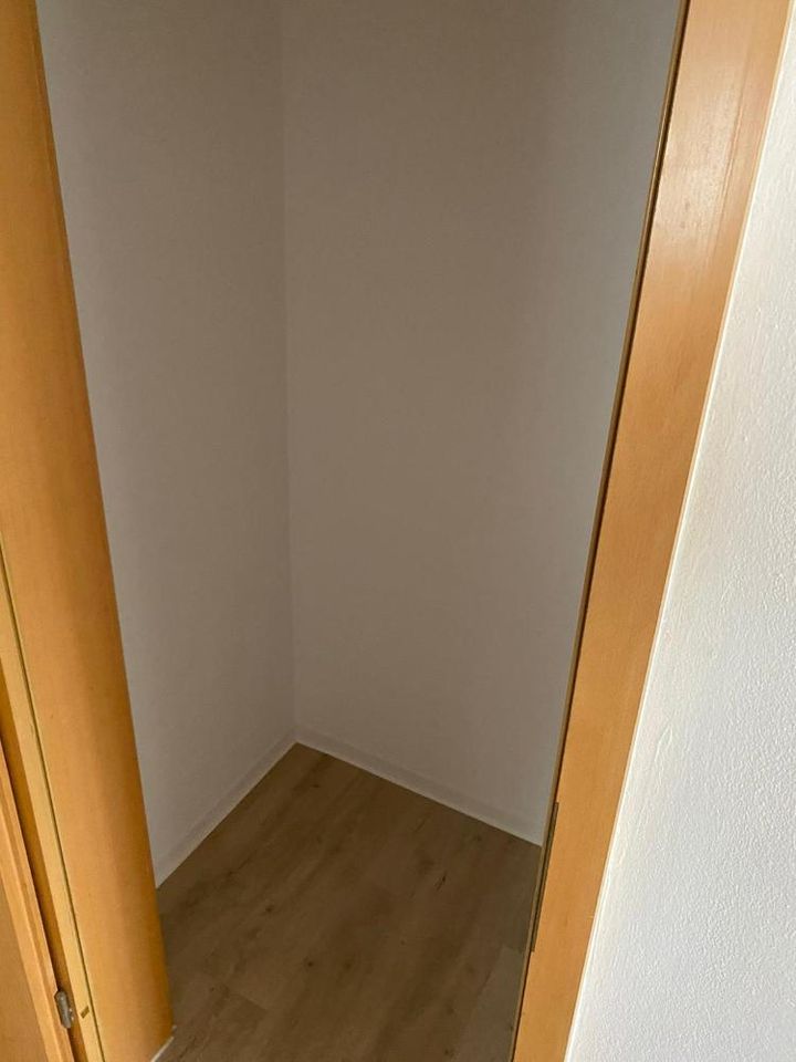 *BIRI* - 3-Raum-Wohnung in Neundorf in Neundorf 