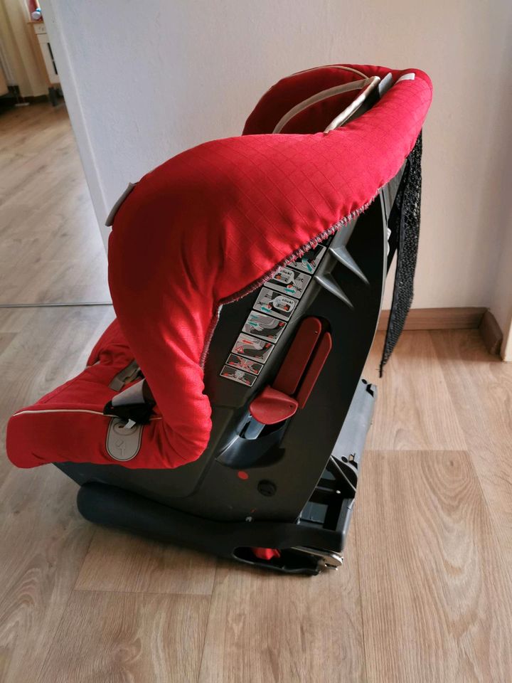 Kindersitz, Römer Duo Plus, Isofix, rot, 9-18 KG in Buchhofen