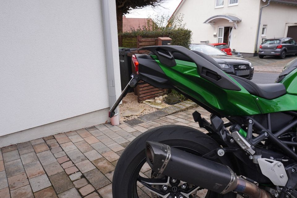 Kawasaki Ninja H2 SX SE in Büdingen