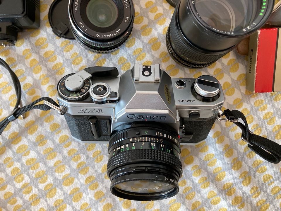 Canon AE-1 + 3 Objektive und Zubehör in Neustadt an der Weinstraße