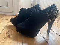 High Heels / Stiefeletten mit Nieten, Gr. 39 Catwalk Hamburg-Nord - Hamburg Barmbek Vorschau