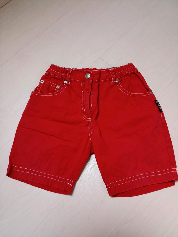 2 kurze Hosen, Shorts, Gr. 98/104 in Neuenhagen