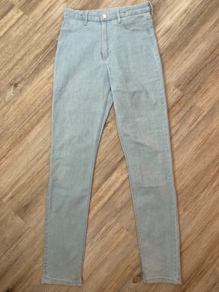 H&M Skinny Fit & Denim Jeans Hose verstellbare Taille blau Gr 170 in Dresden
