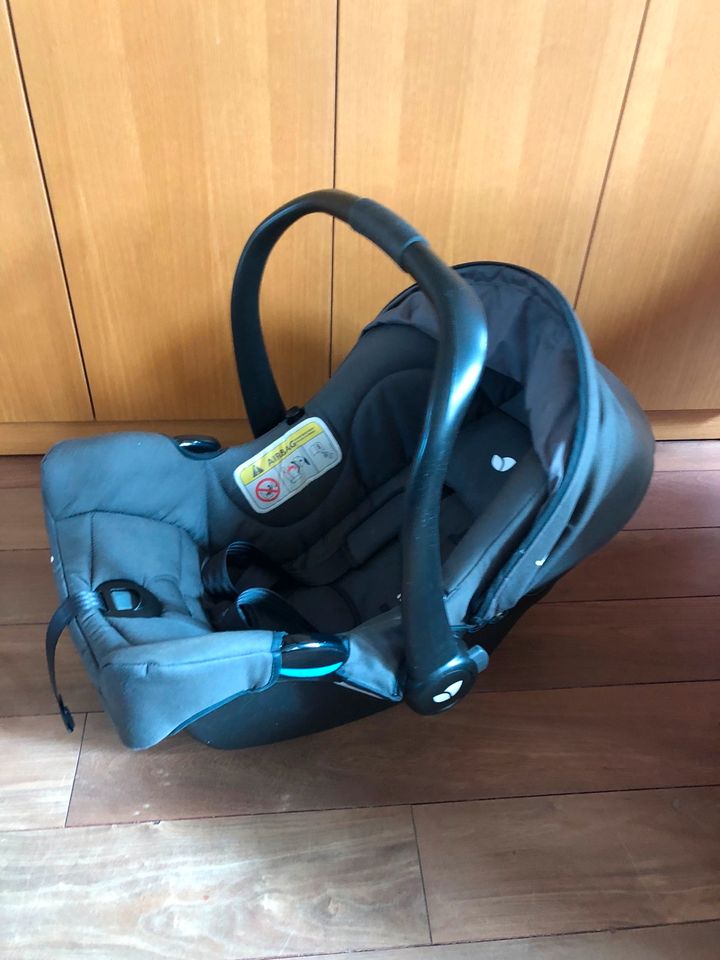 Babyschale Joie ab Geburt bis 13 kg - Autositz inkl. Isofix in Mockrehna