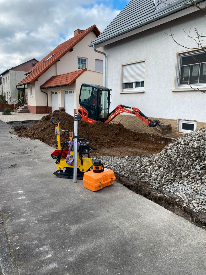 Baggerarbeit, Erdarbeiten, Gartenarbeit, Rollrasen in Fritzlar