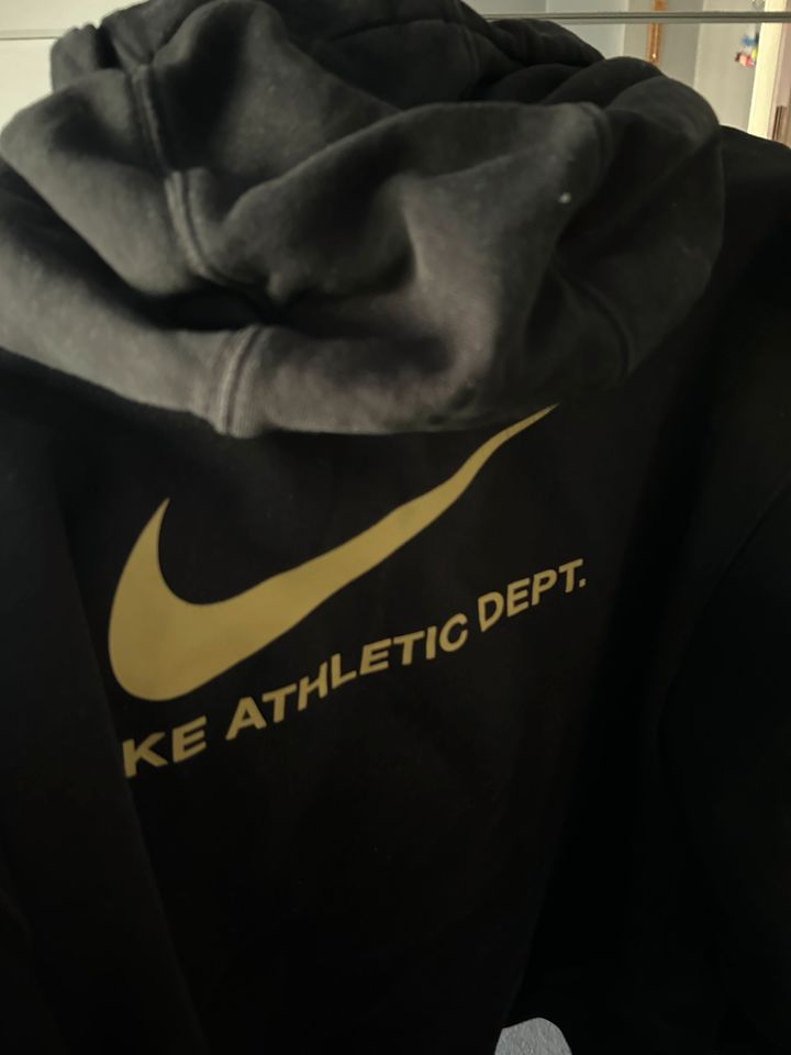 Nike Pullover in Berlin