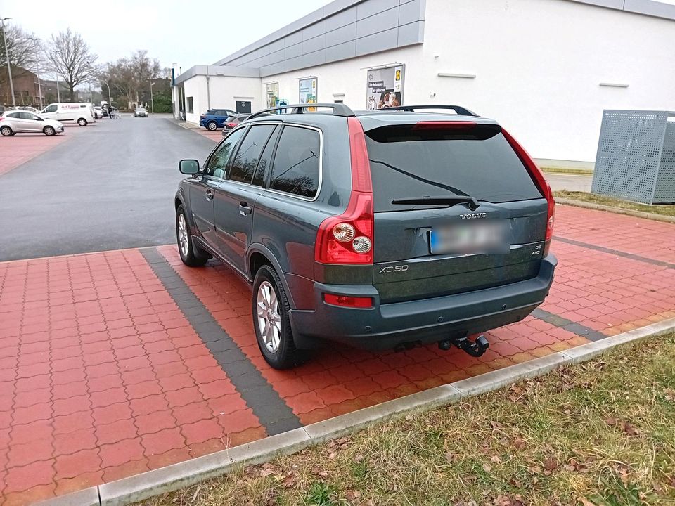 Schöner und gut fahrender Volvo XC90 2006 mit Automatikgetriebe. in Nordhorn