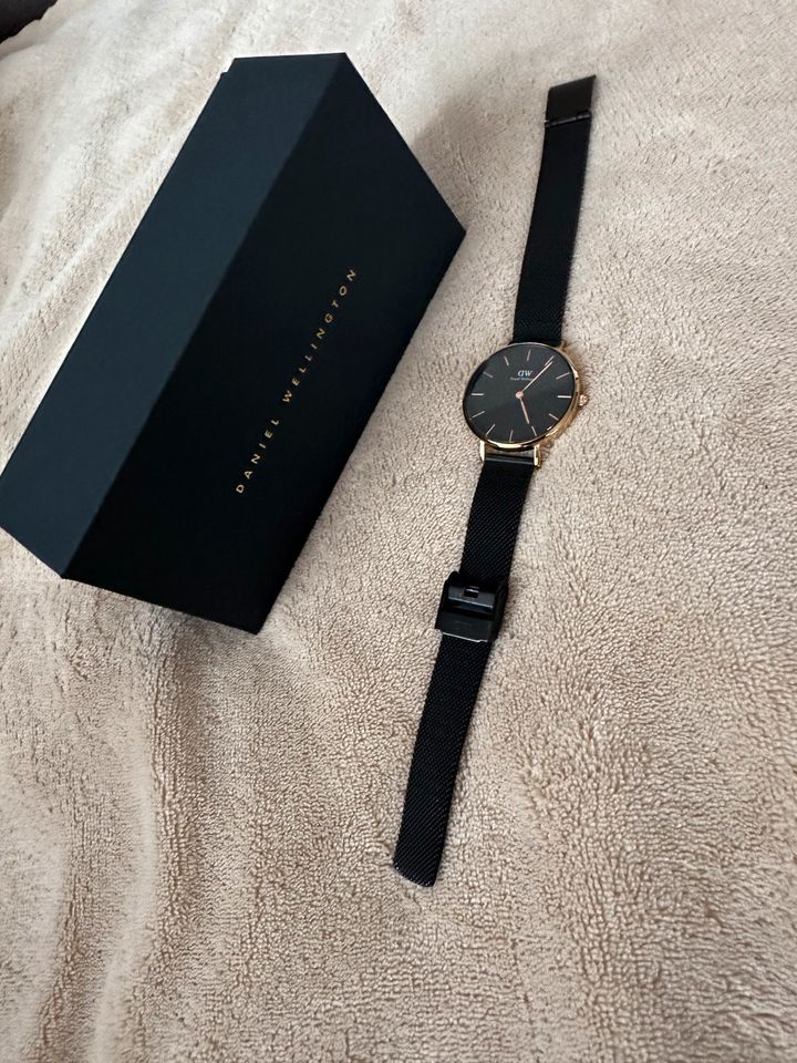 ♥️Wow Daniel Wellington Damenuhr schwarz♥️gold in Dillenburg