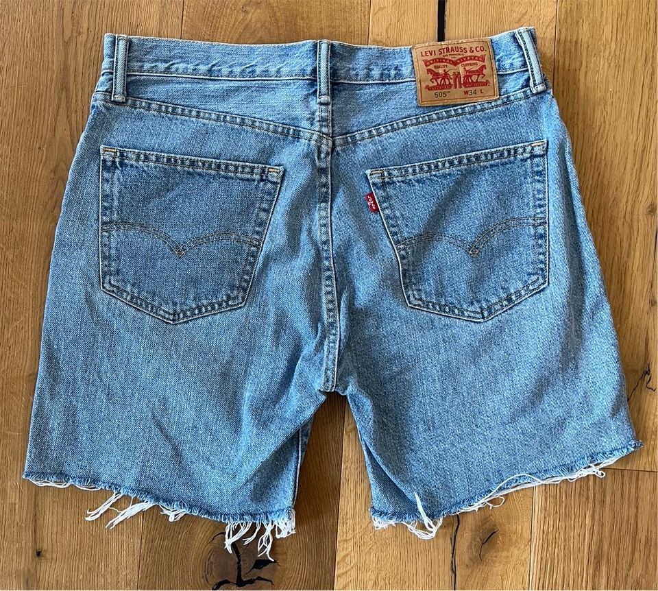 Levi’s Shorts Größe 34 in Hannover