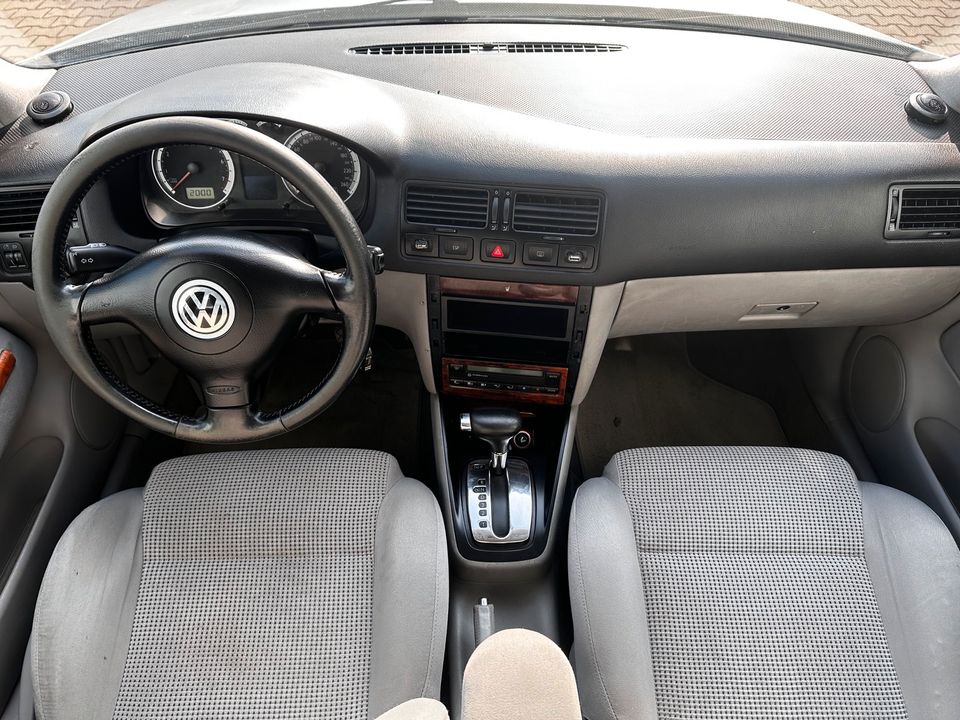 Volkswagen Bora 2.0 Automatik*TÜV.Neu*Klima*LMF in Erfurt