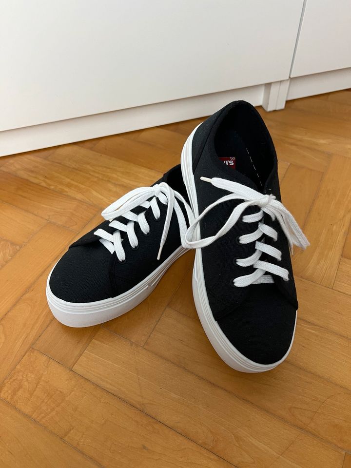 Tijuana Plateau Sneaker von Levi's Gr. 38 -NEU- in Dallgow