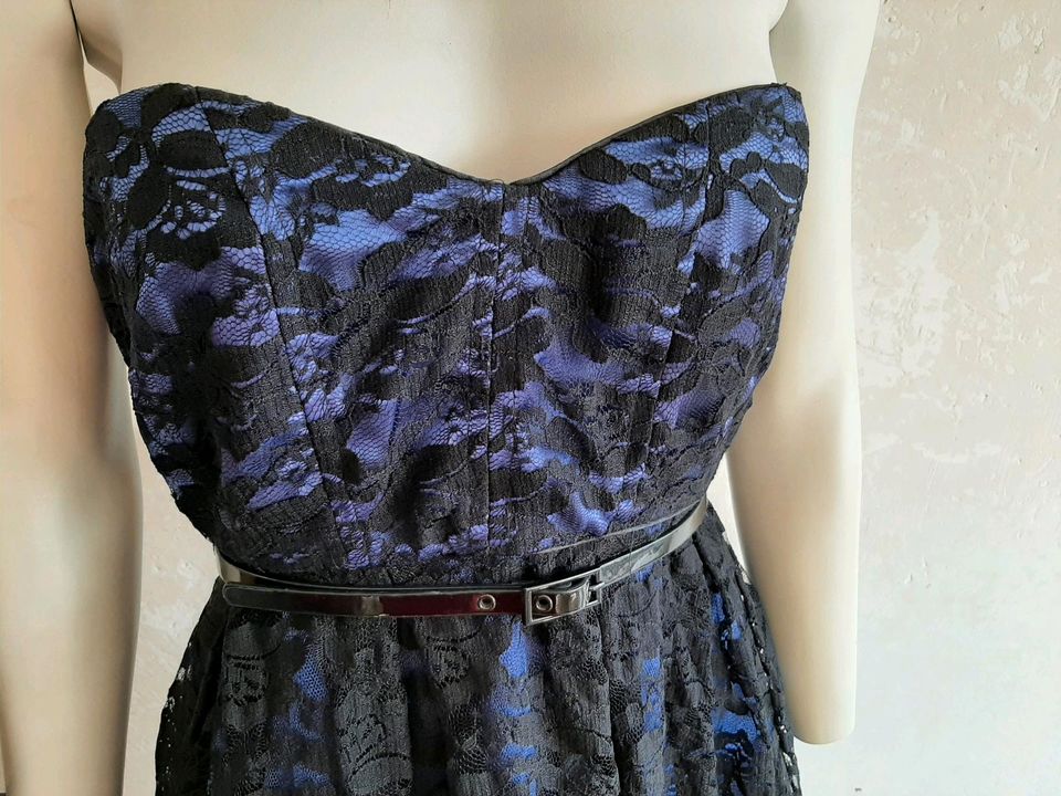 Trägerloses Kleid NEU mit Etiket Gr S lila schwarz violett Spitze in Dortmund