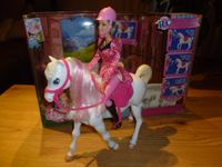 Barbie und Dressurpferd Mattel Puppe Pferd Infrarot-Interaktion Nordrhein-Westfalen - Schmallenberg Vorschau