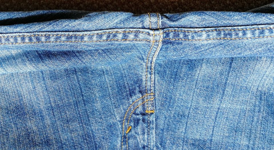 Levis 527 Low Boot Cut W 32 L 30 Blau guter Zustand in Karlshuld