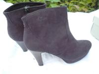 S.Oliver schwarze Stiefeletten mit Absatz ungetragen Gr.:38 Niedersachsen - Bad Essen Vorschau