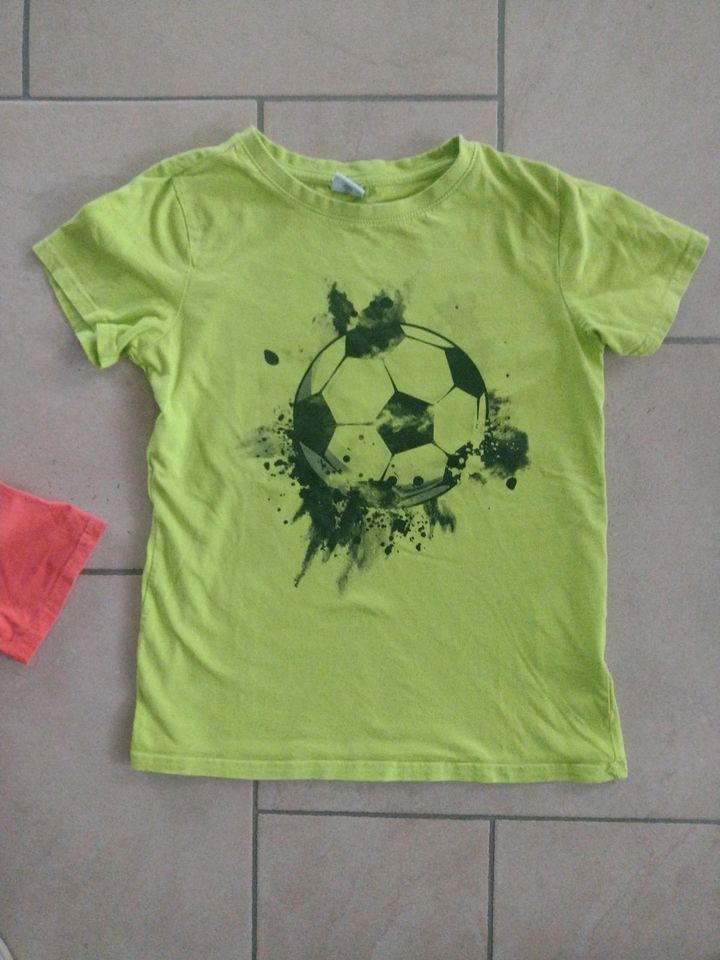2 T-Shirts, Gr. 146/152, orange und grün in Springe