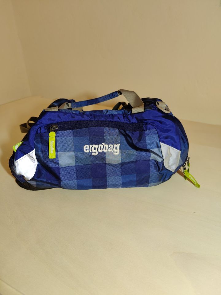 Kinder Sporttasche von Ergobag, blau, sehr guter Zustand in Breitenbrunn