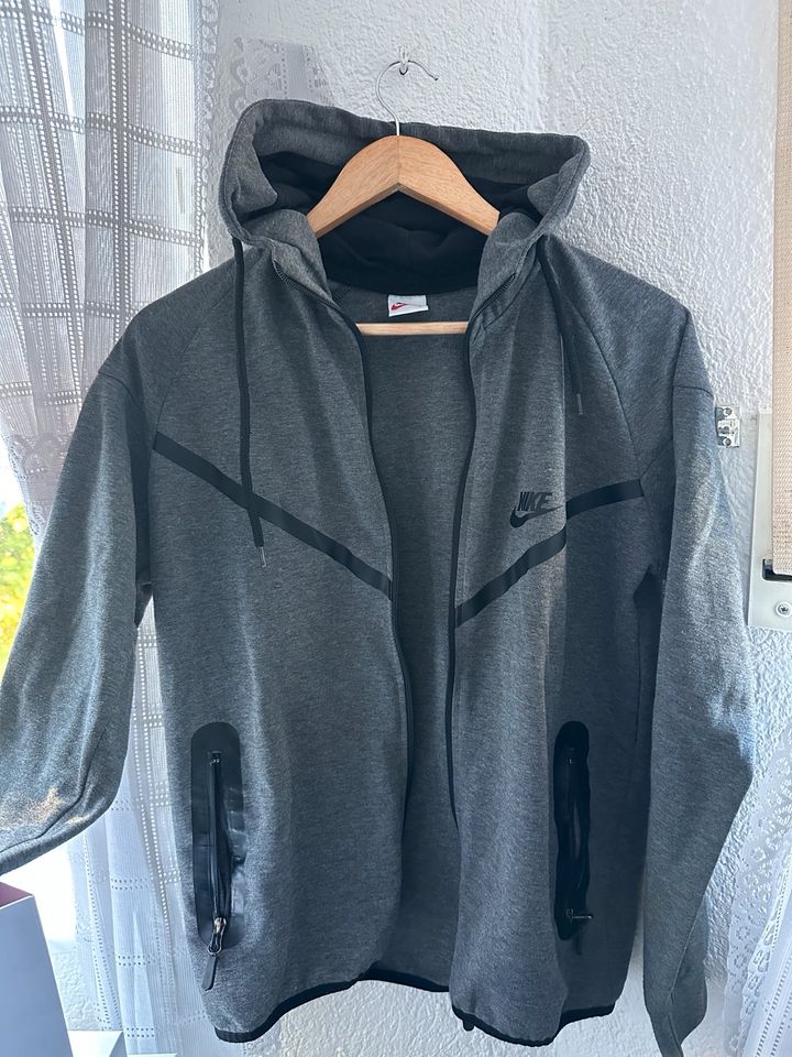 Nike Jacke in Altenstadt