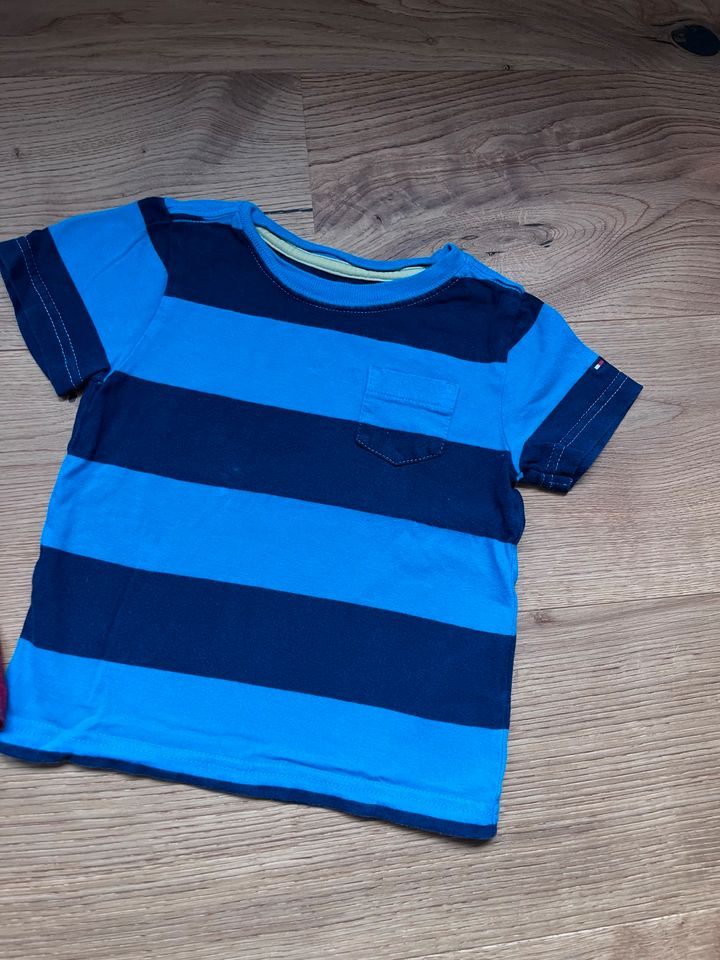 Jungen T-Shirt Set Tommy Hilfiger Gr. 80 18 Monate blau rot in Oberhausen