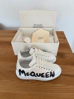 Original Alexander McQueen Sneakers mit Graffiti-Print Neuwertig Nordrhein-Westfalen - Dinslaken Vorschau