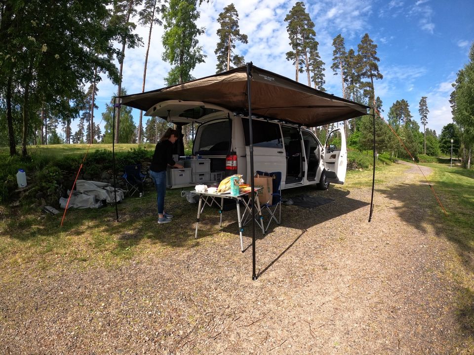 VW Bus T5 Transporter 2015 Wohnmobil 3-Sitzer Camping Camper in Waakirchen