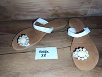 Zehentrenner Sandalen Flip Flops Größe 38 Top Zustand Niedersachsen - Lengede Vorschau
