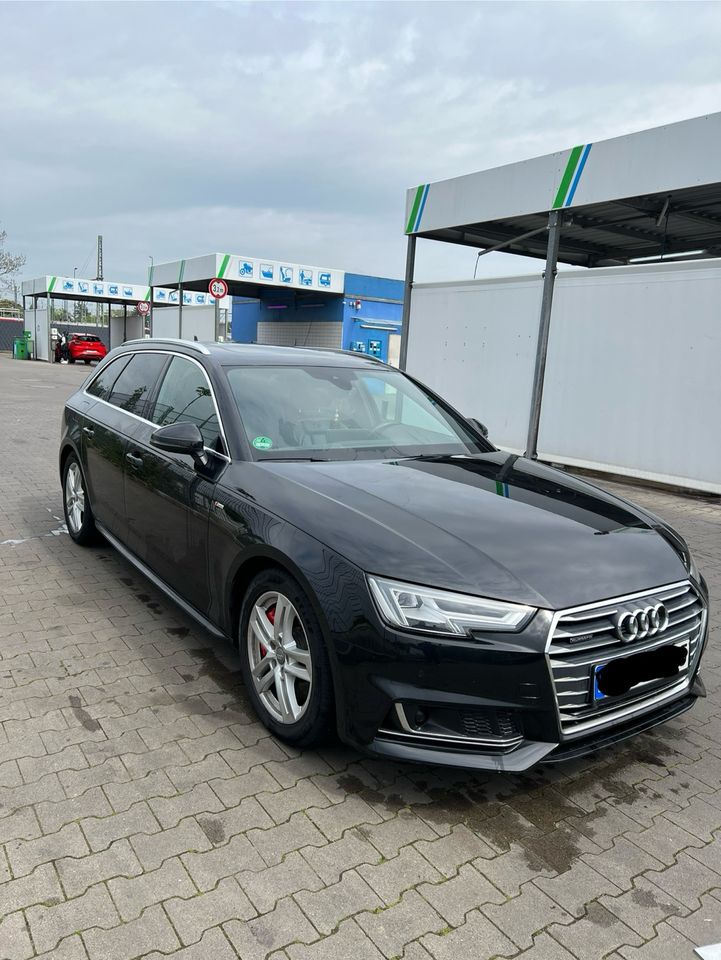 Audi A4 S-Paket Quattro 3,0 L Machine in Köln