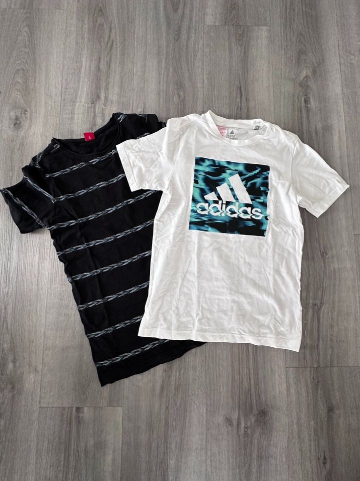 2 T-Shirts für Jungen in Haimhausen