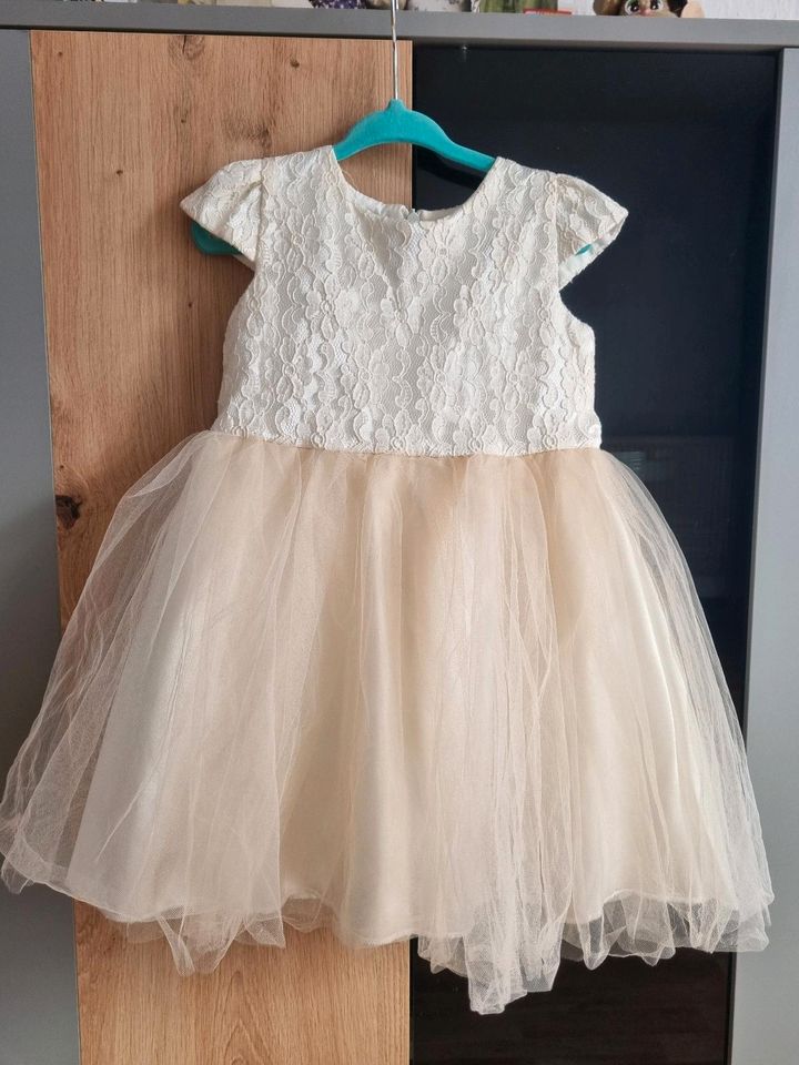 Kleid  für kleine Prinzessin. Gr. 92 in Seevetal