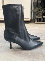 Neue Stiefeletten, spitze Schuhspitze, schwarz, Größe 38, Thüringen - Neudietendorf Vorschau