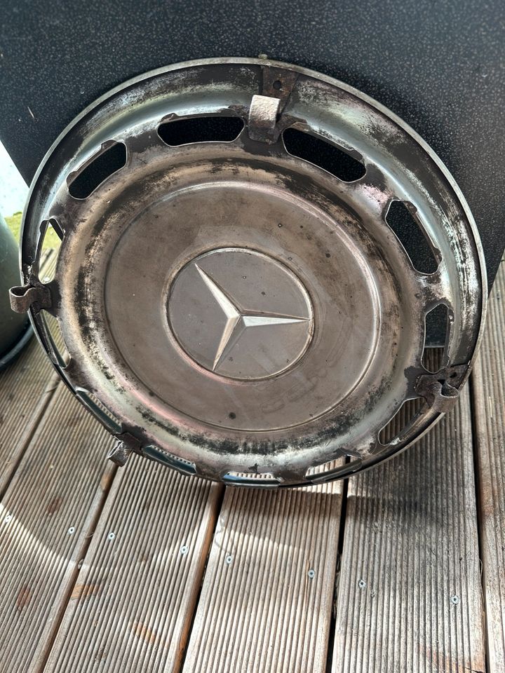 4 x Original Mercedes Benz Radkappen Retro Metall in Konstanz