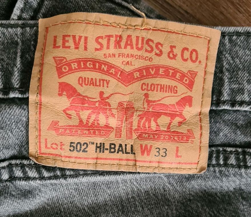 Levi's Jeans  W33 in Frankfurt am Main