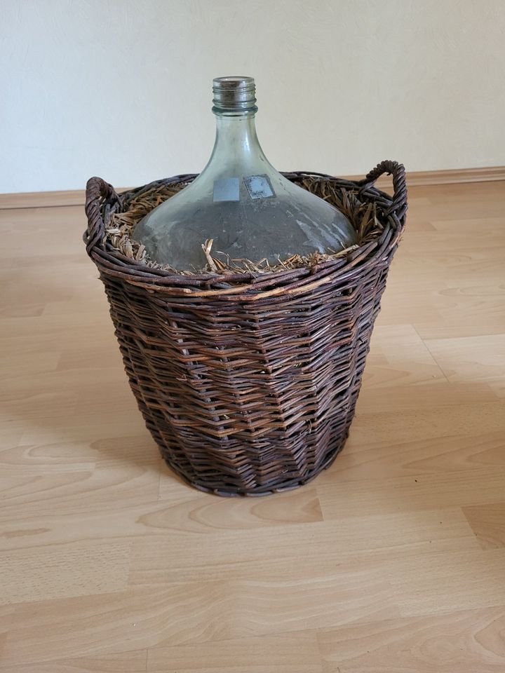 Korbflasche zu verkaufen in Herrenberg